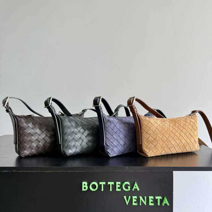 Picture of Bottega Veneta Handbags _SKUfw239241288fw